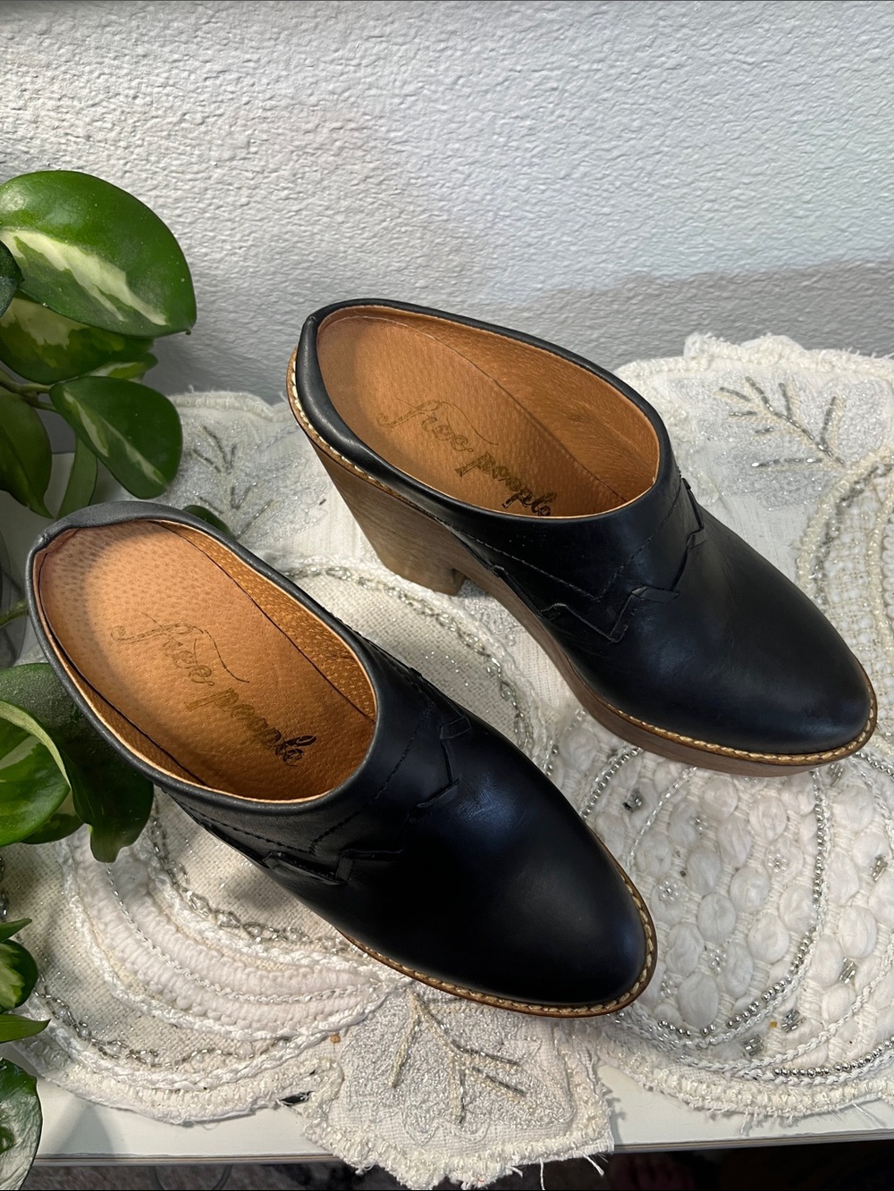 Free People Chance Clogs Black Leather Platform Mules Size 37 Boho Wooden Heel - Picture 3 of 13